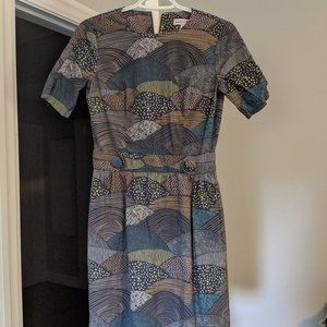 Size 6 Dress with Retro Hill Pattern